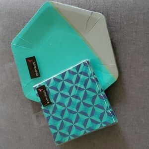 Papyrus 8 dessert plates geometric artsy disposable